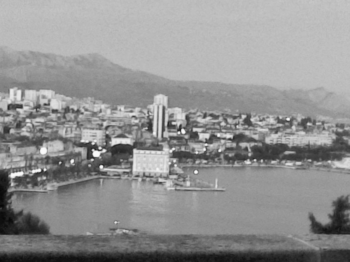The L Place By Split Right Place Extérieur photo